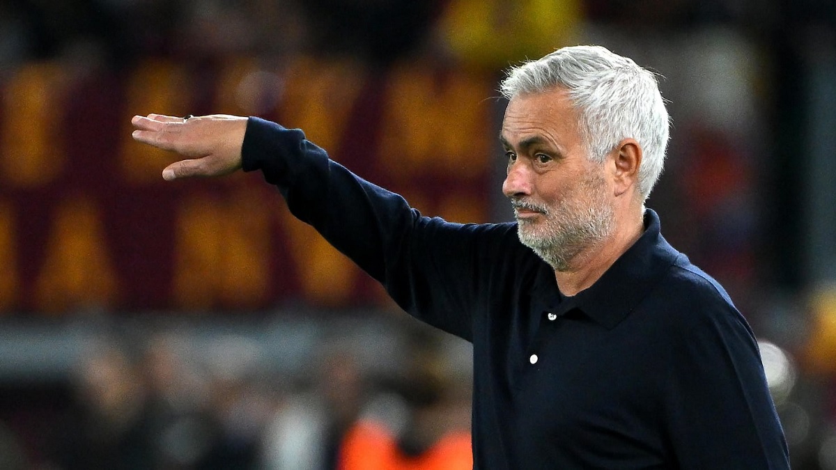 Новость на сайте FondoRuso.ru /assets/img//news/2026/2026-10-18-33-mourinho.jpg