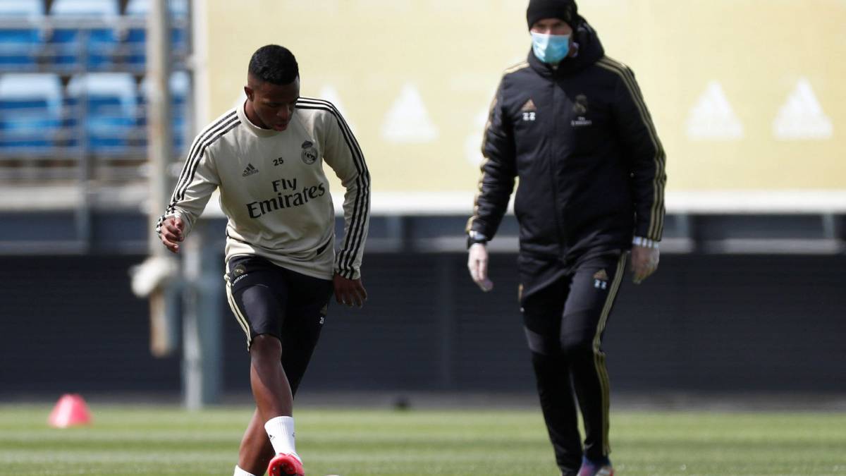 Новость на сайте FondoRuso.ru /assets/img/news/2020/2020-05-14-vinicius.jpg