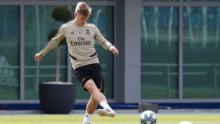 Новость на сайте FondoRuso.ru /assets/img/news/2020/2020-05-15-20200515-kroos.jpg