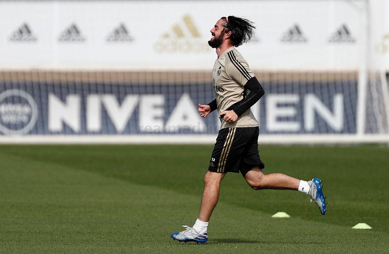 Новость на сайте FondoRuso.ru /assets/img/news/2020/2020-05-16-session.jpg