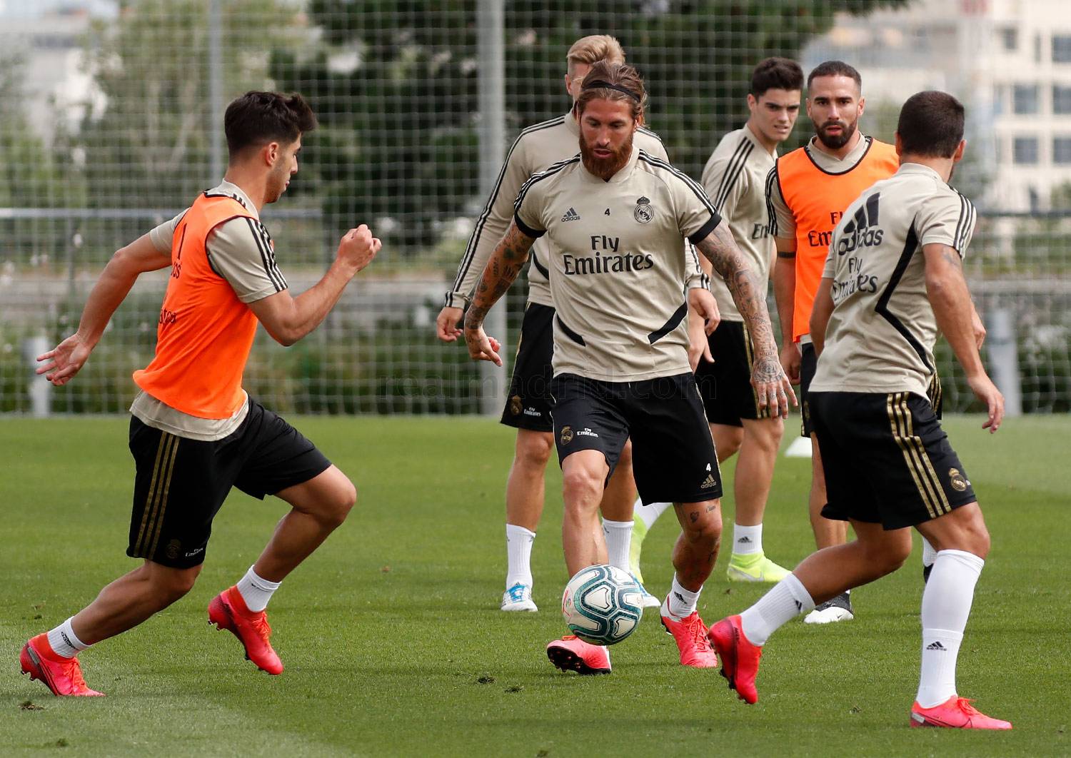 Новость на сайте FondoRuso.ru /assets/img/news/2020/2020-06-11-training.jpg