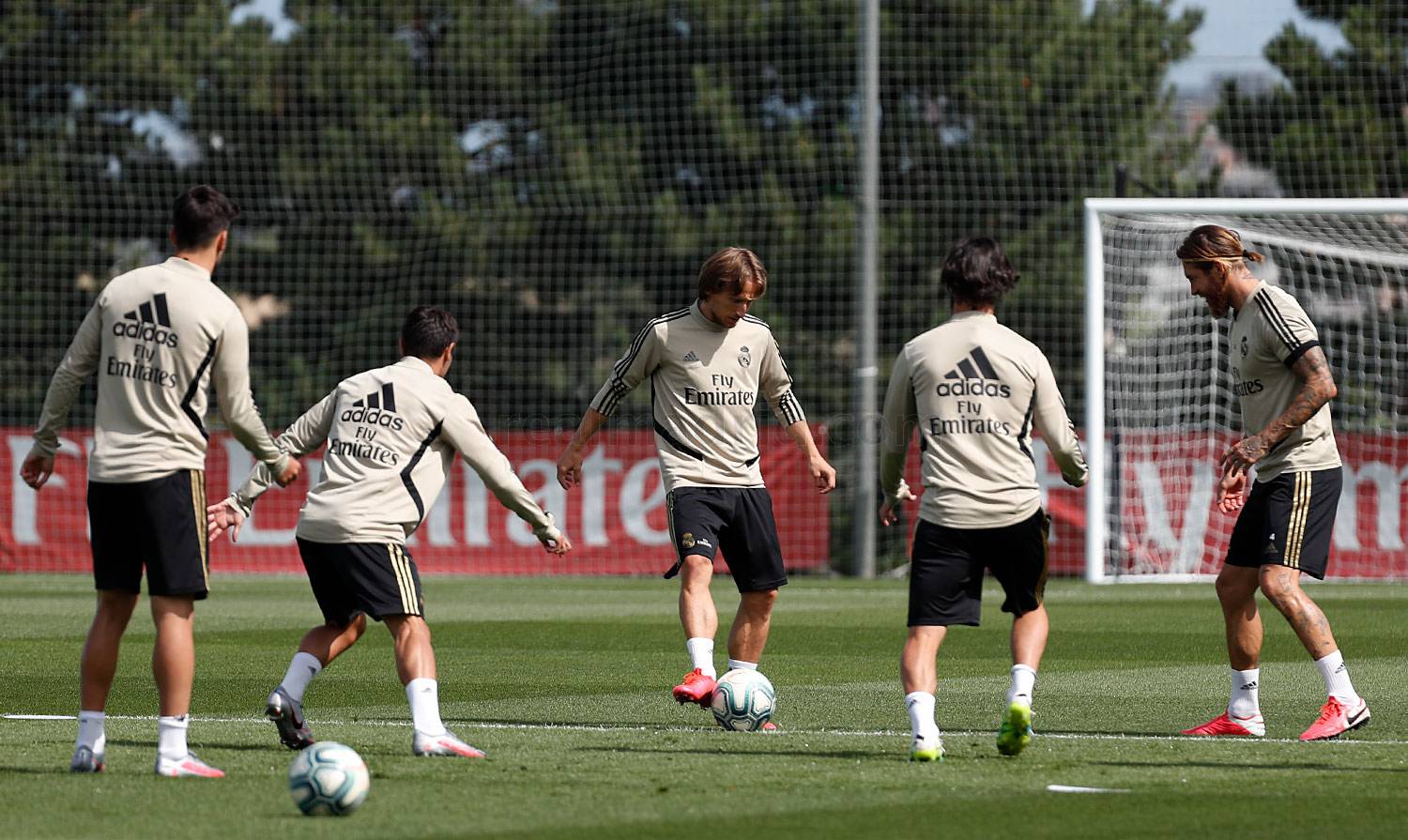 Новость на сайте FondoRuso.ru /assets/img/news/2020/2020-06-16-10-entrenamiento.jpg