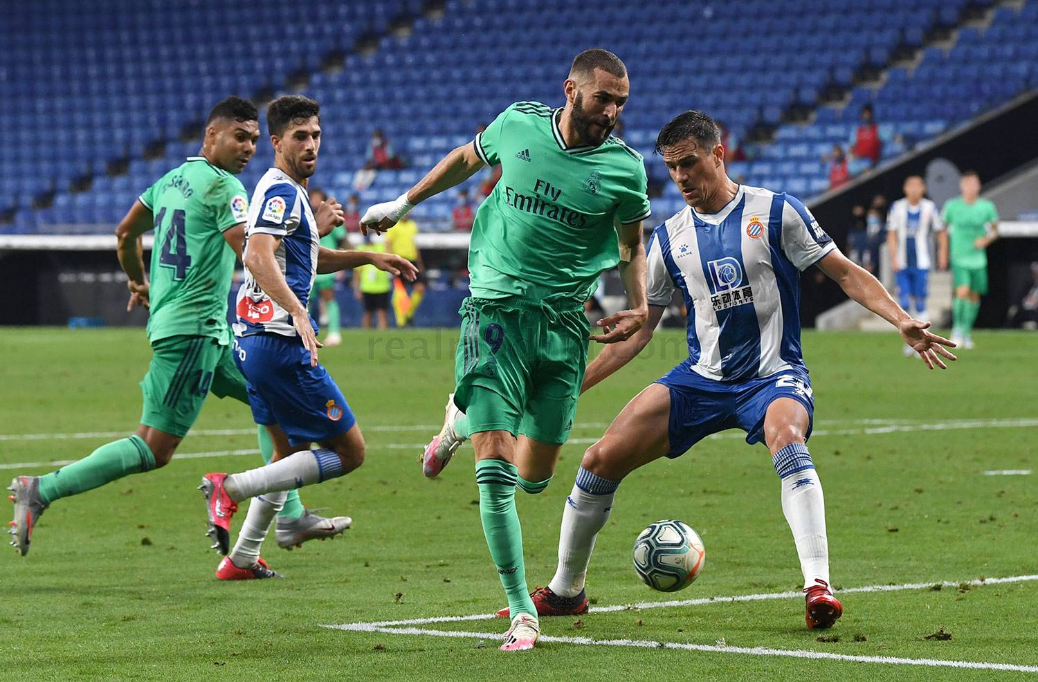 Новость на сайте FondoRuso.ru /assets/img/news/2020/2020-06-29-47-benzemacasemiro.jpg