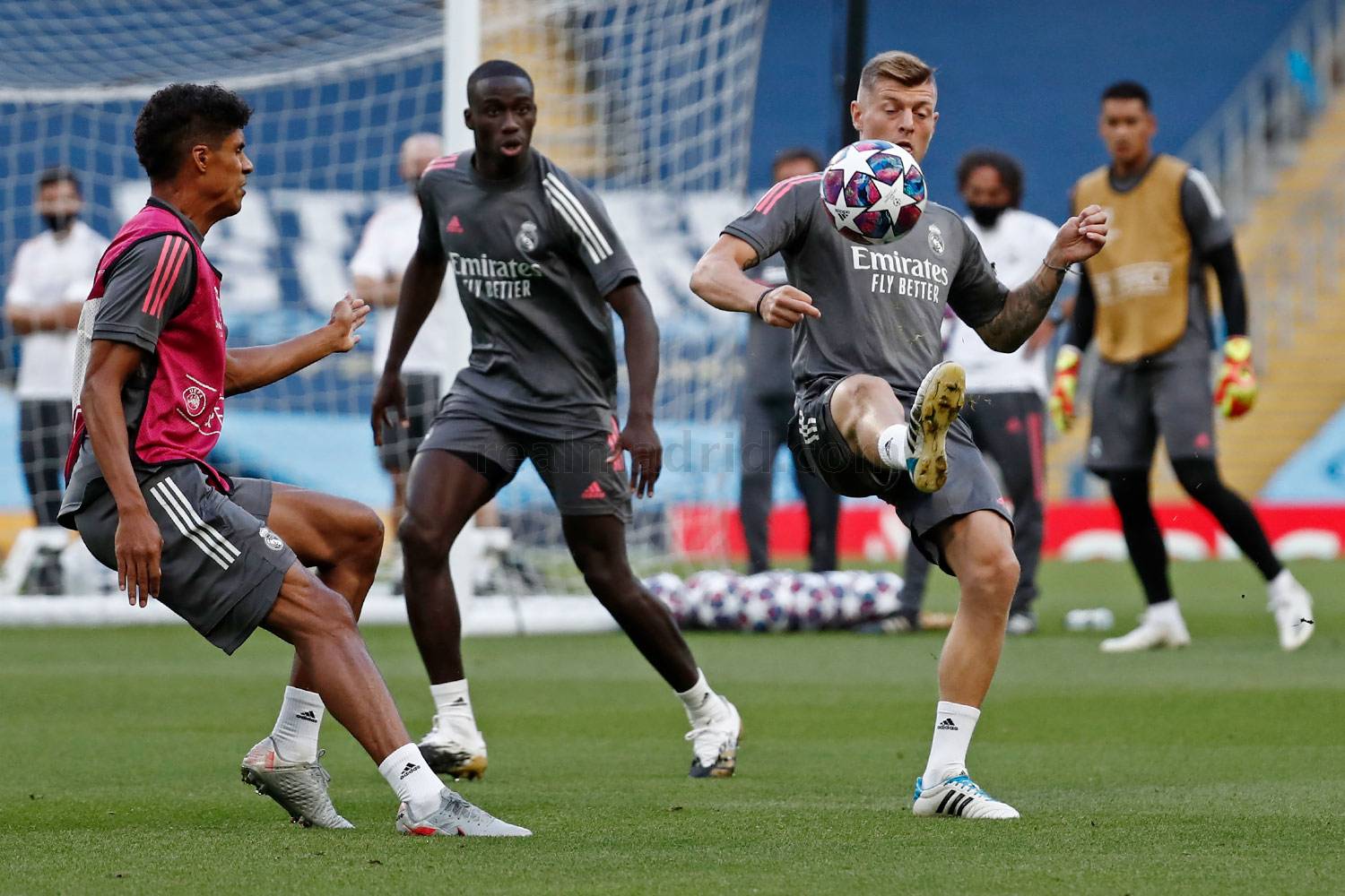 Новость на сайте FondoRuso.ru /assets/img/news/2020/2020-08-06-09-trainingsession.jpg