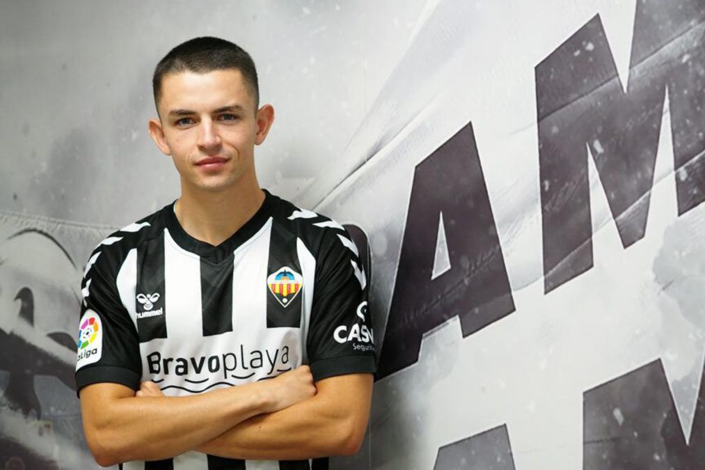 Новость на сайте FondoRuso.ru /assets/img/news/2020/2020-08-26-22-fidalgo-oficial-castellonjpg.jpg