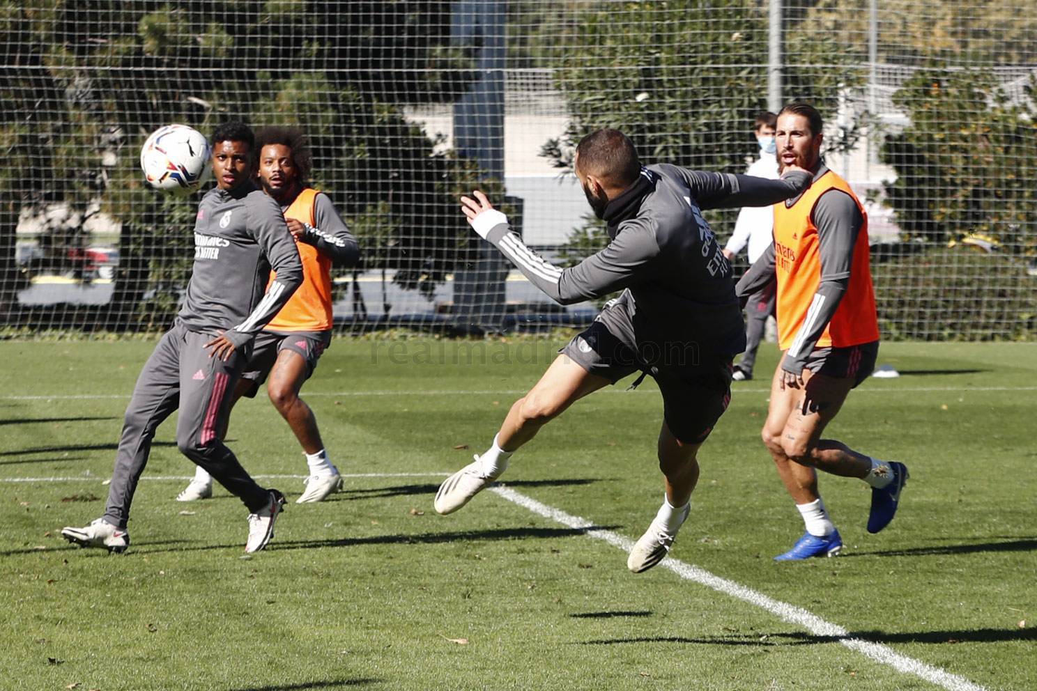 Новость на сайте FondoRuso.ru /assets/img/news/2020/2020-10-03-23-ntrainingsession.jpg