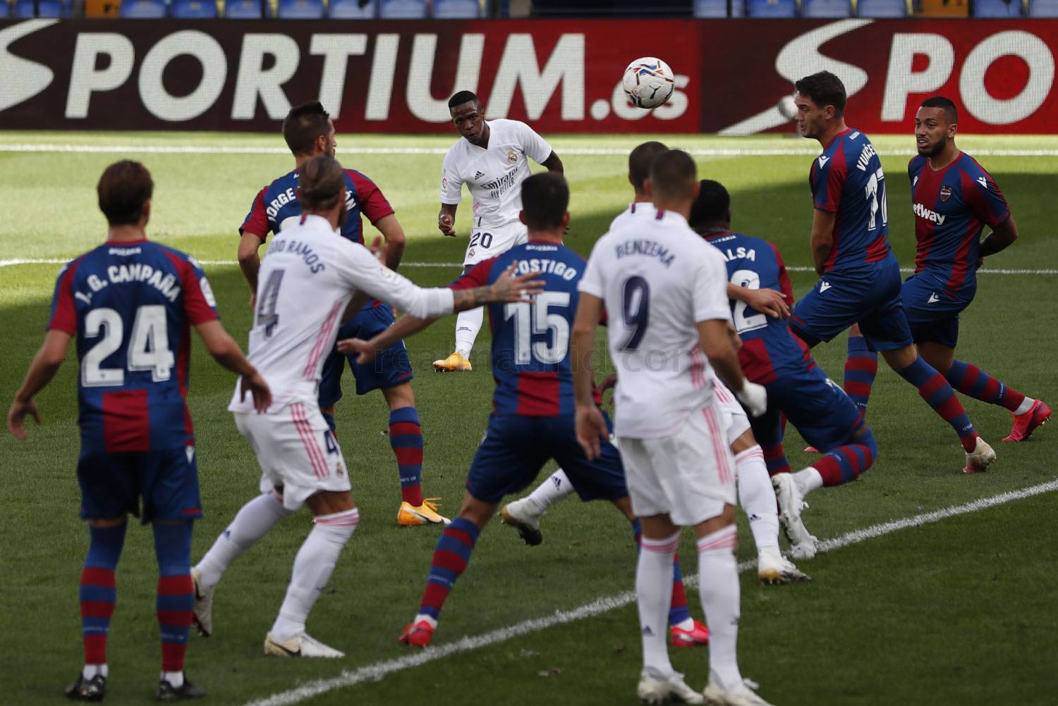 Новость на сайте FondoRuso.ru /assets/img/news/2020/2020-10-04-17-vinicius.jpg