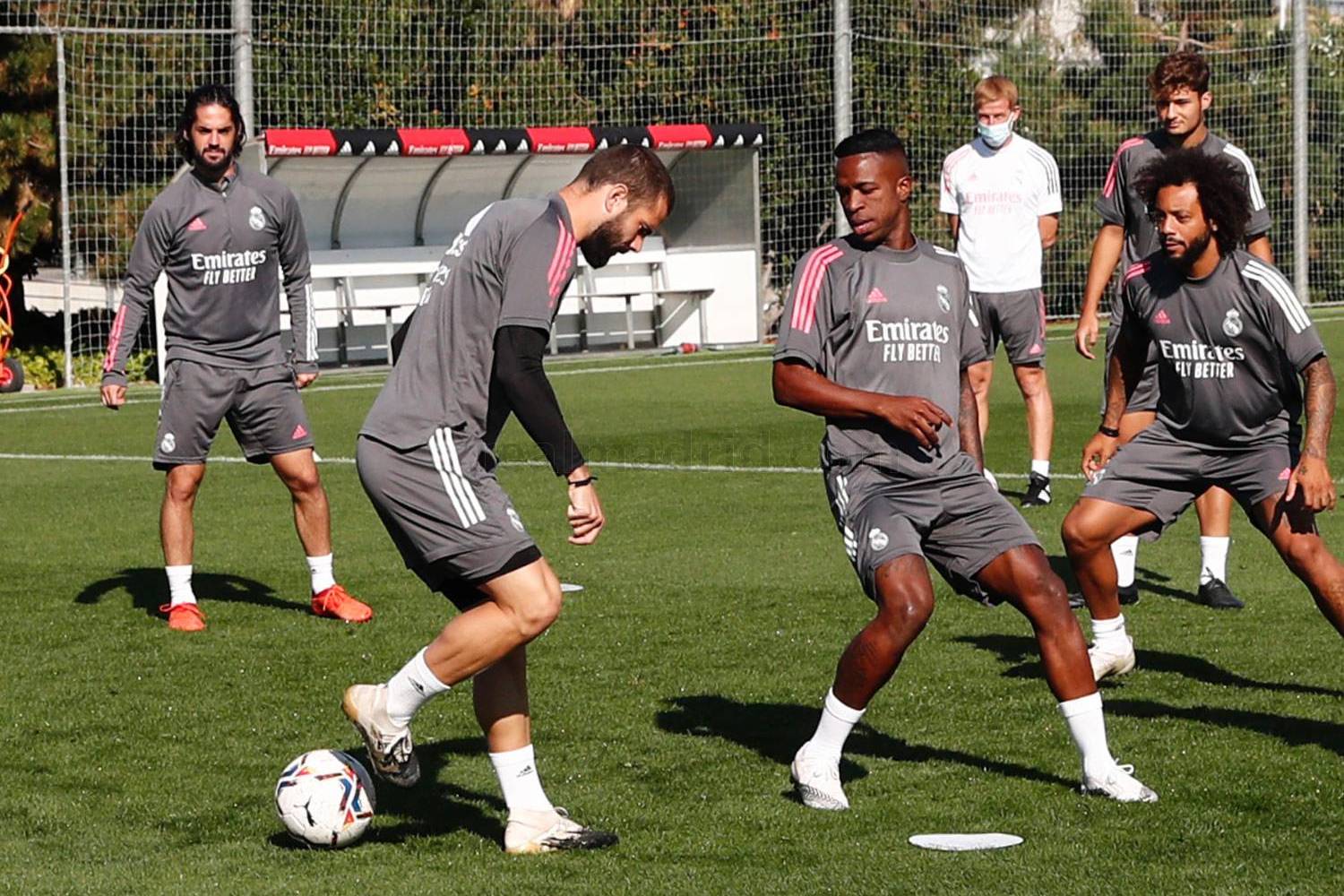 Новость на сайте FondoRuso.ru /assets/img/news/2020/2020-10-09-24-entrenamiento.jpg