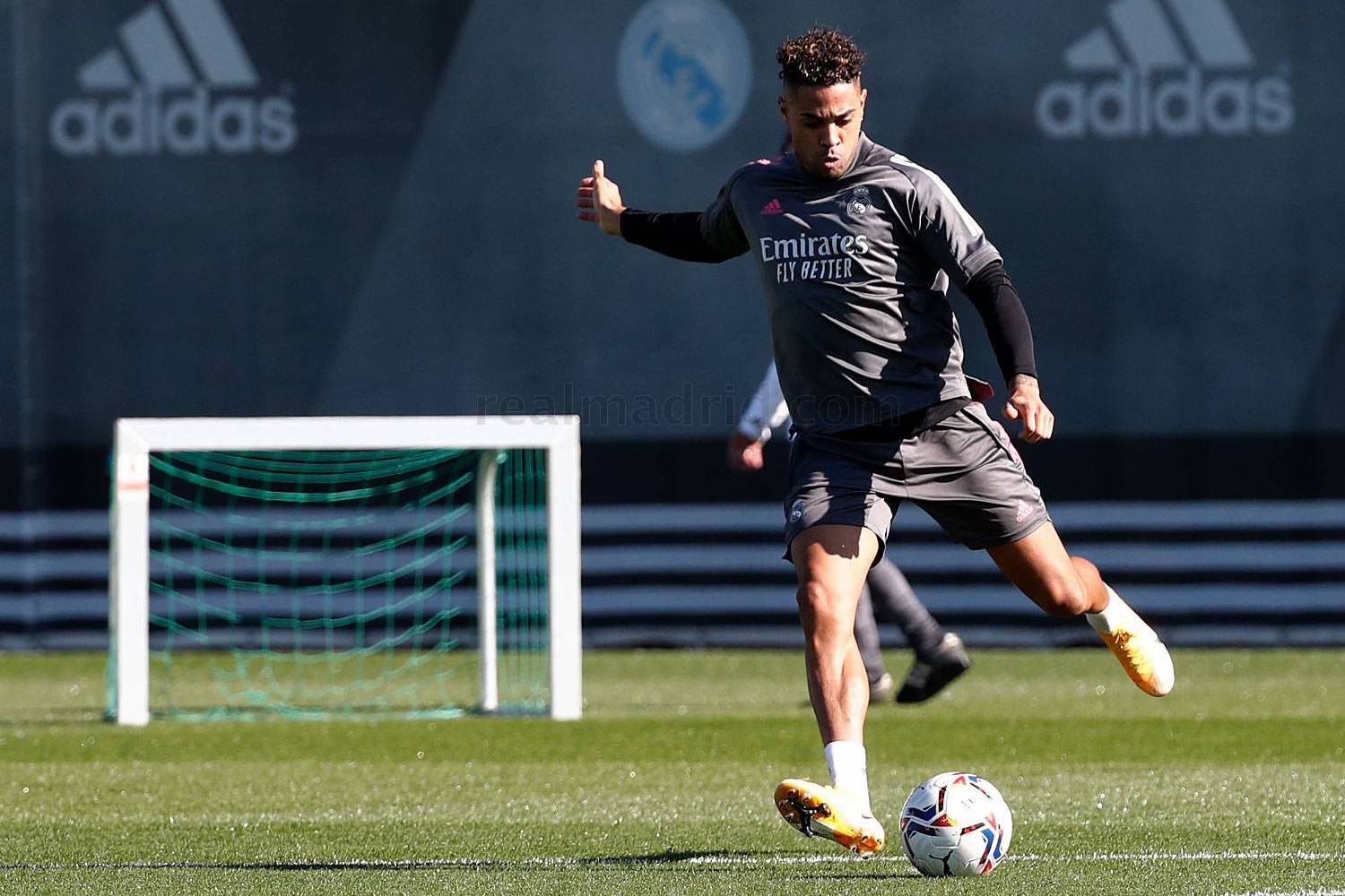 Карим Бензема занимался в тренажерном зале