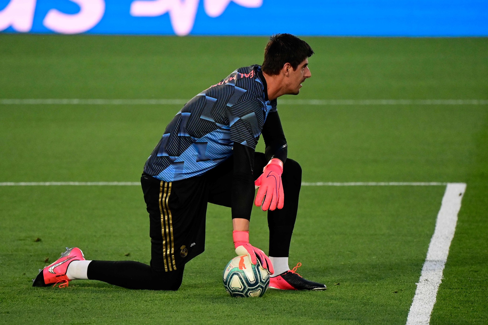 Новость на сайте FondoRuso.ru /assets/img/news/2020/Courtois.jpg