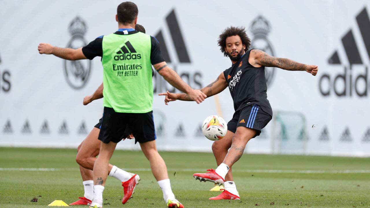 Тренировка с упором на физику и работу с мячом