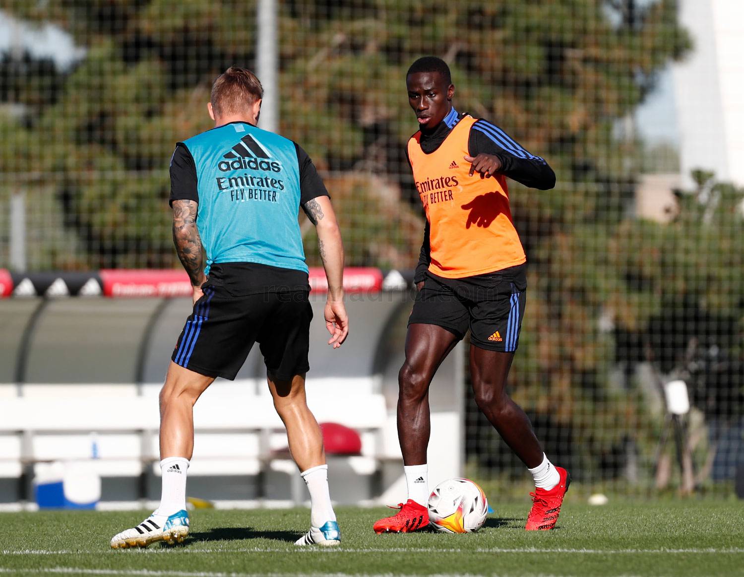 Команда провела высокоинтенсивную тренировку с мячом