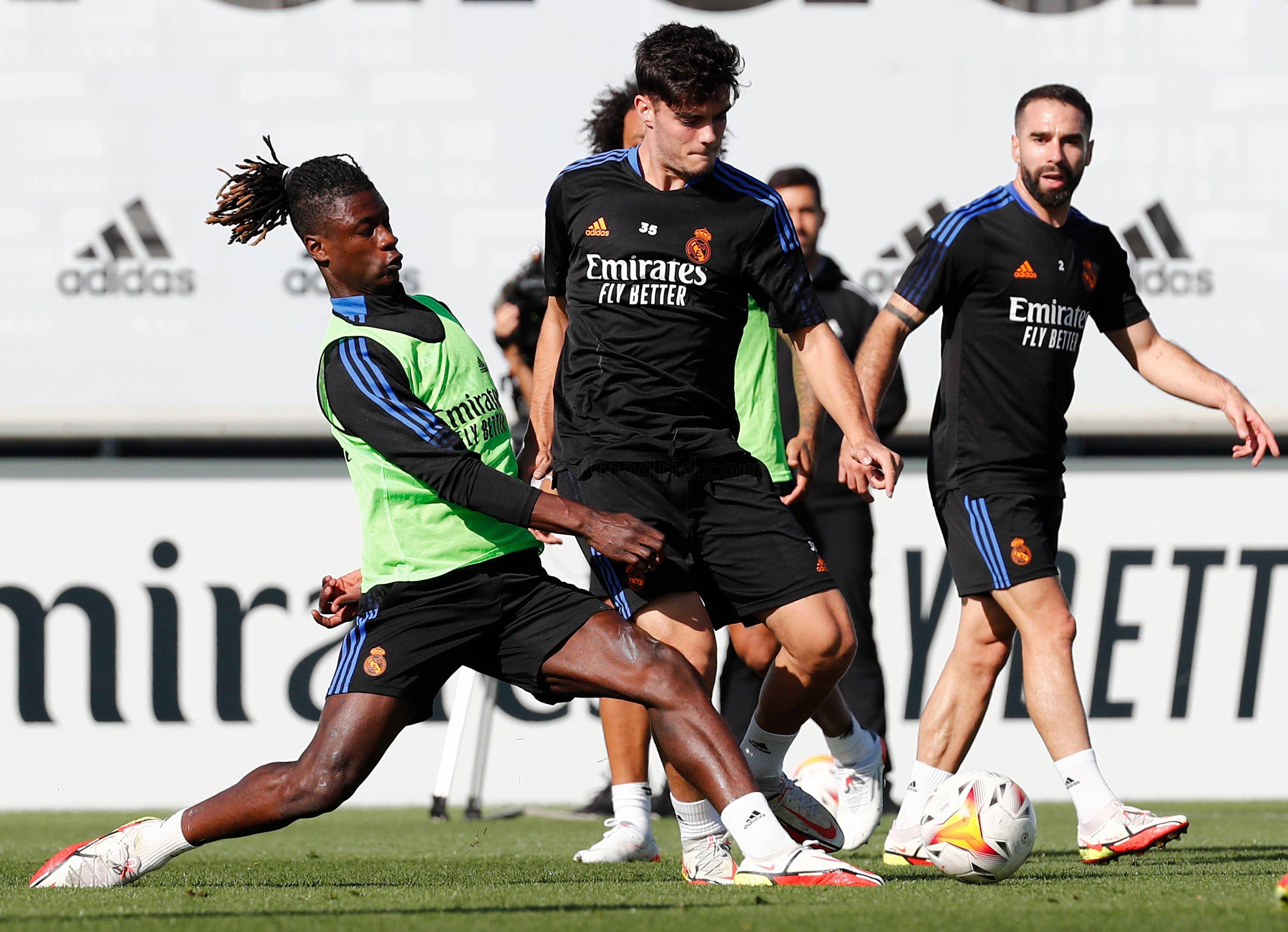 Азар и Карвахаль вернулись в общую группу