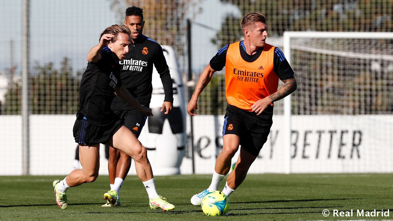 Команда провела последнюю тренировку перед Класико