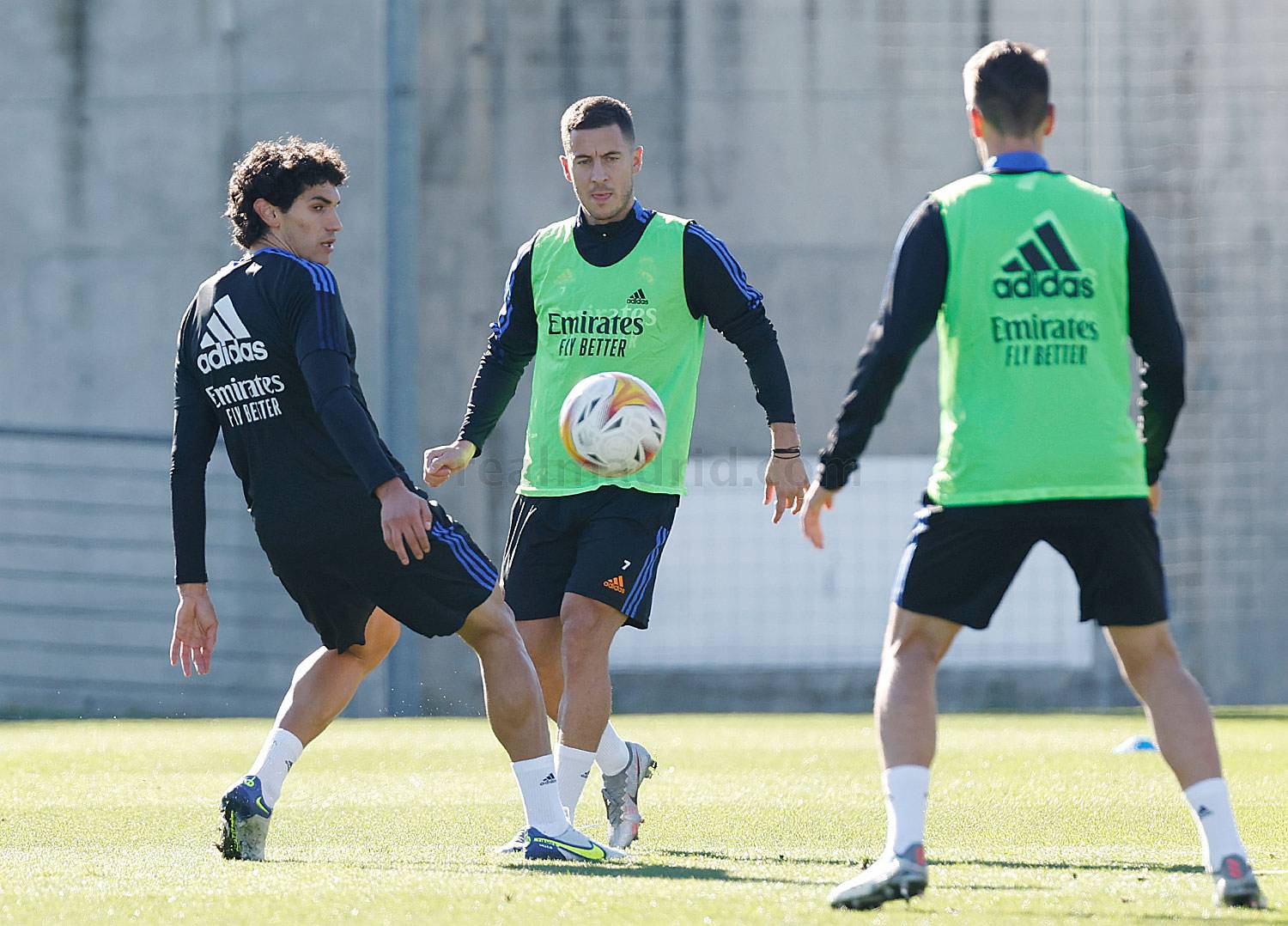 Интенсивные физические упражнения и работа с мячом