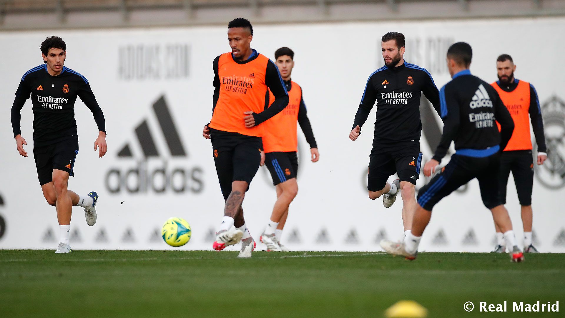 Команда приступила к тренировкам