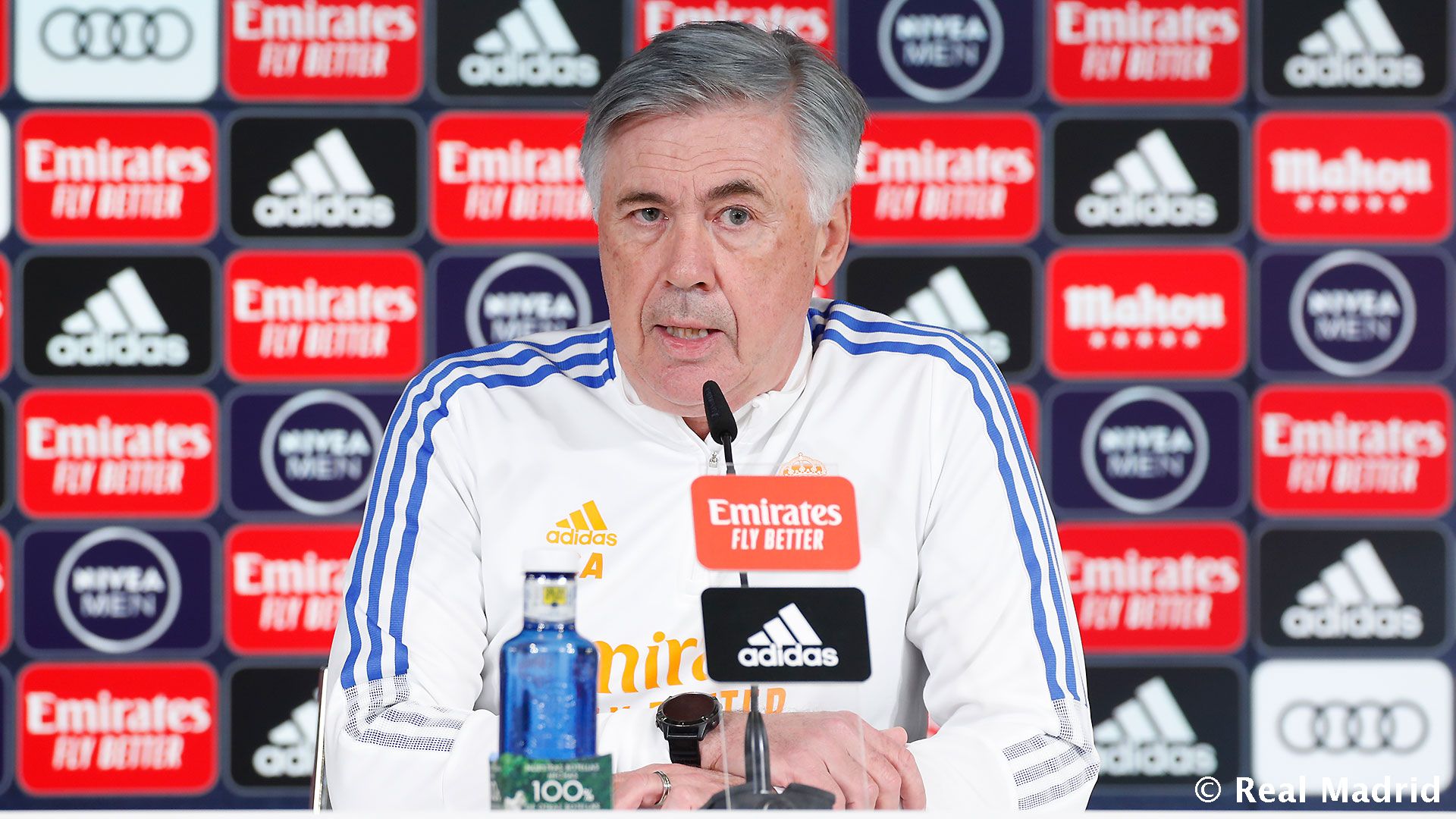 Новость на сайте FondoRuso.ru /assets/img/news/2021/2022-01-01-25-ancelotti.jpeg