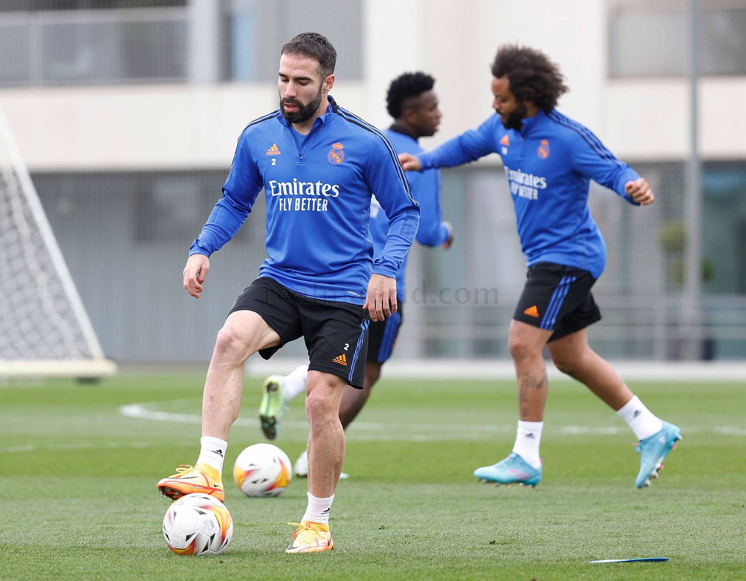 Карвахаль и Камавинга присоединились к общей группе