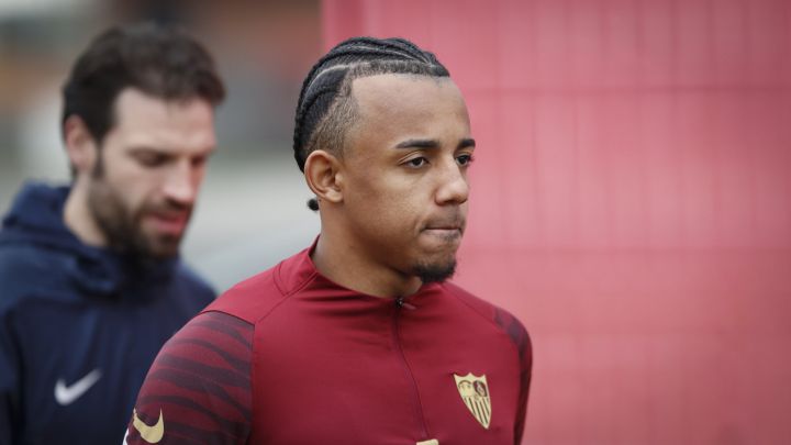 Жюль Кунде: «Это вызов играть против Бензема, он фантастический нападающий»