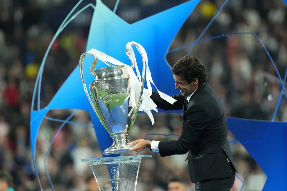 Рауль отклонил несколько предложений, чтобы остаться в «Кастилье»