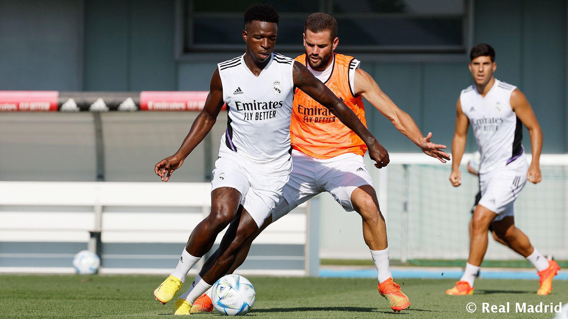 Команда начала подготовку к матчу за Суперкубок