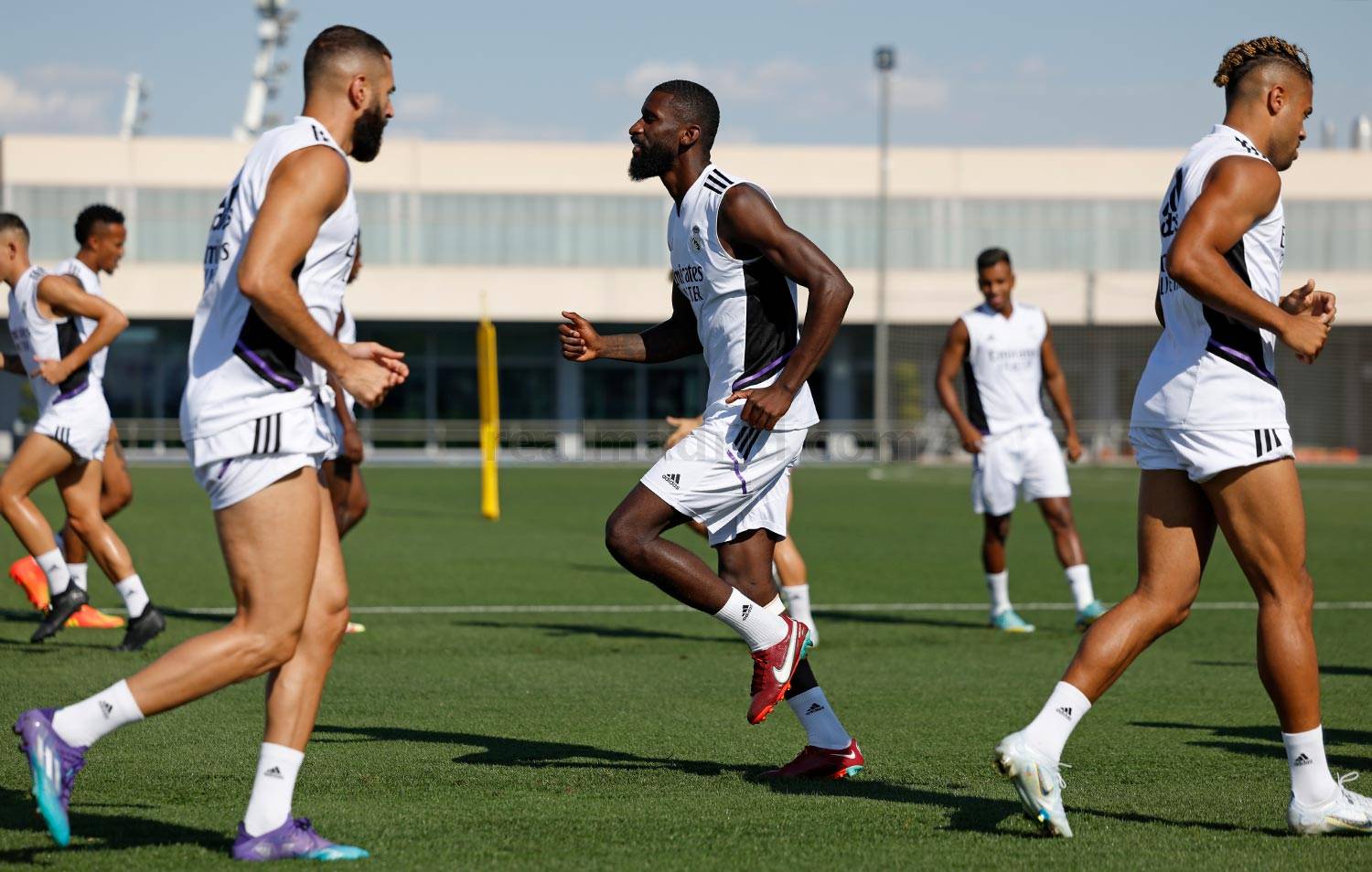 Команда возвращается к тренировкам