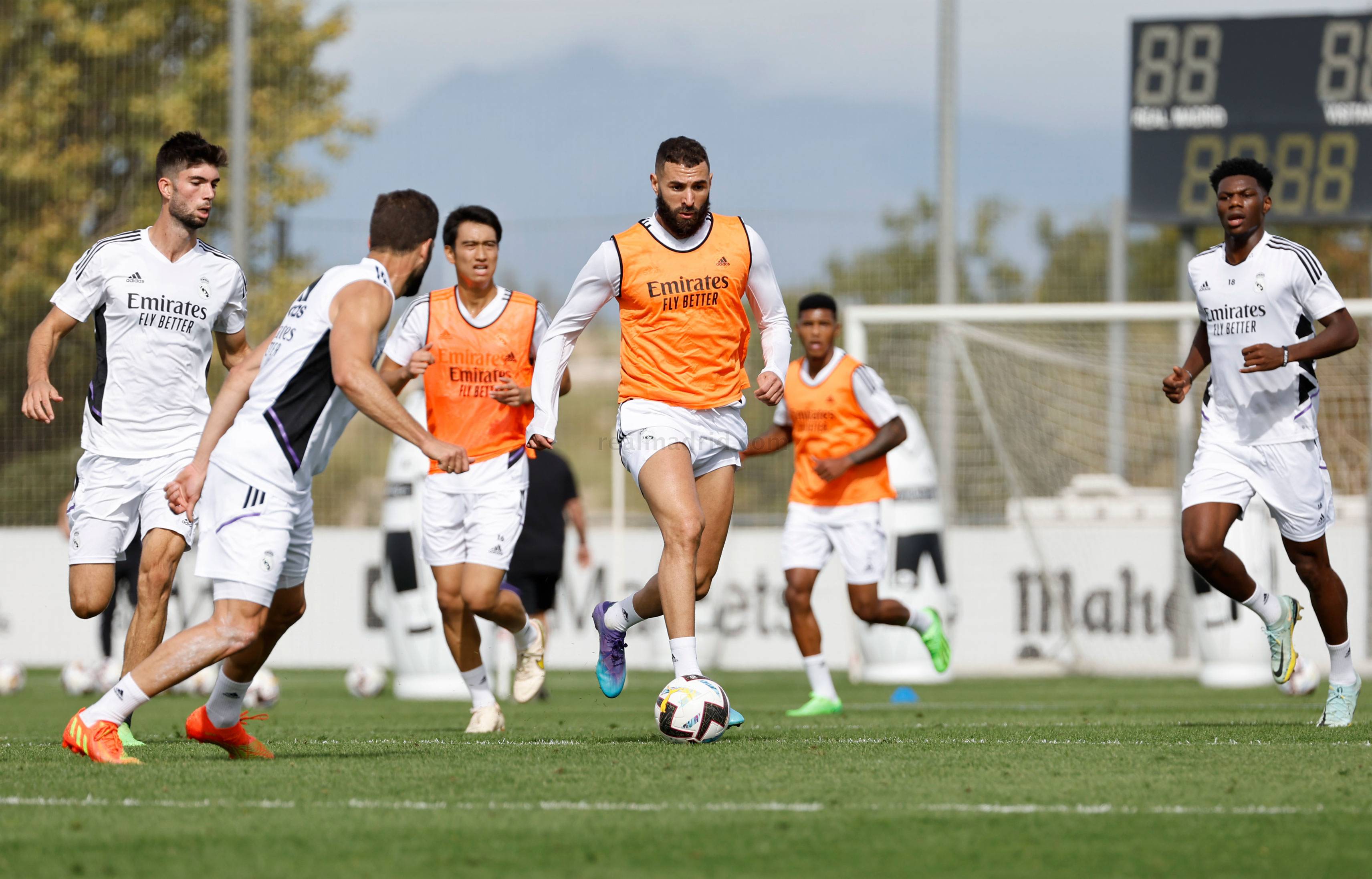 Карим Бензема вернулся к тренировкам в общей группе