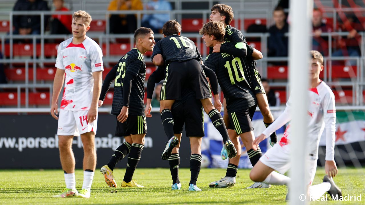 «РБ Лейпциг» – «Хувениль А» 2-3. Место в плей-офф турнира обеспечено