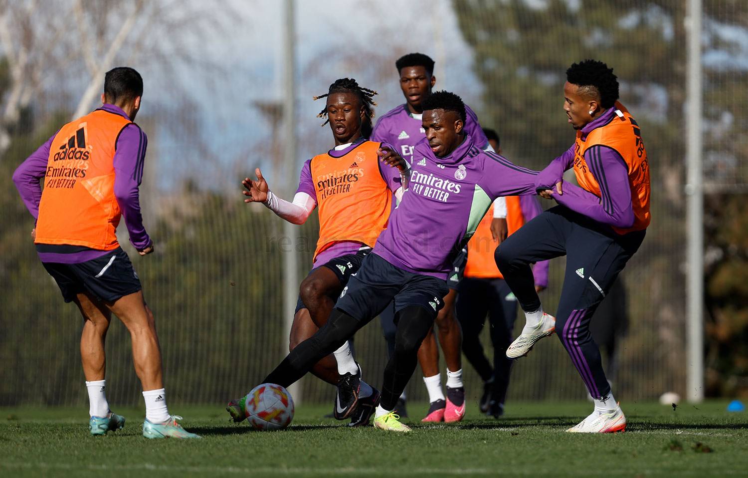 Команда начала подготовку к Суперкубку без Чуамени и Алабы