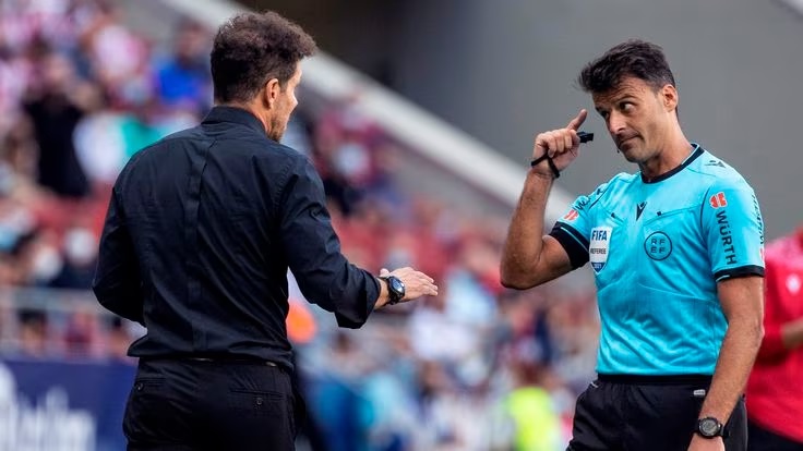 Хесус Хиль Мансано рассудит дерби