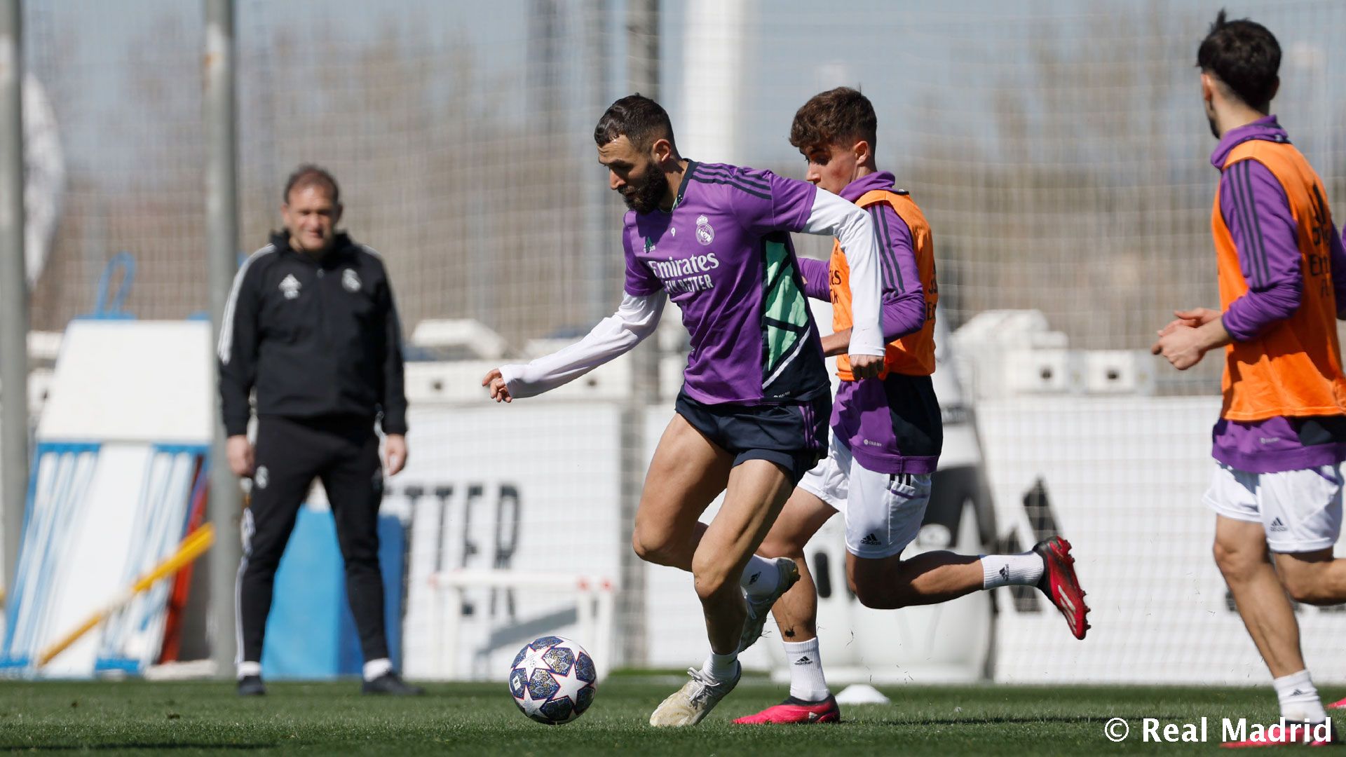 Команда начала подготовку к матчу Лиги Чемпионов