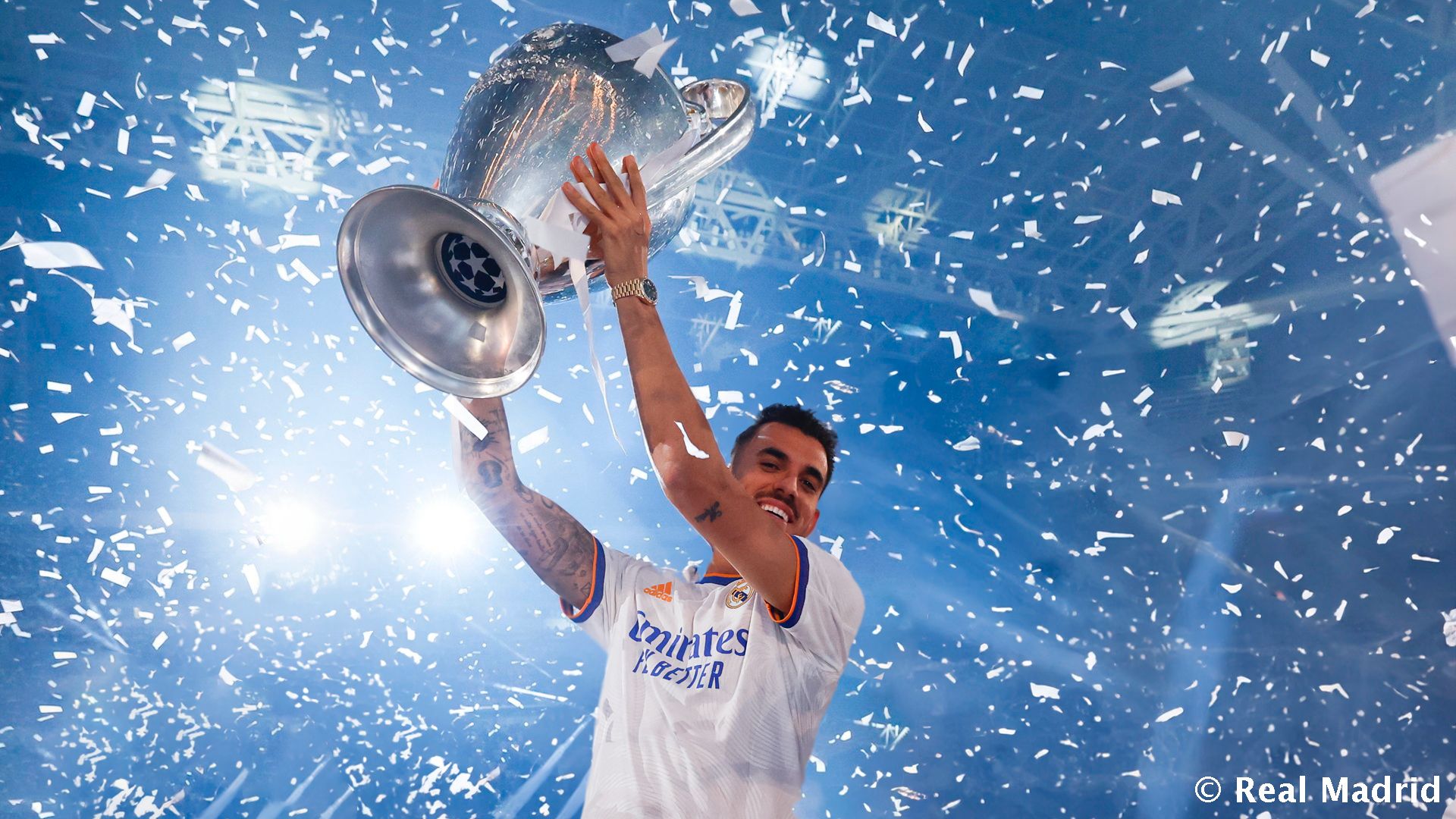 Дани Себальос продлил свой контракт