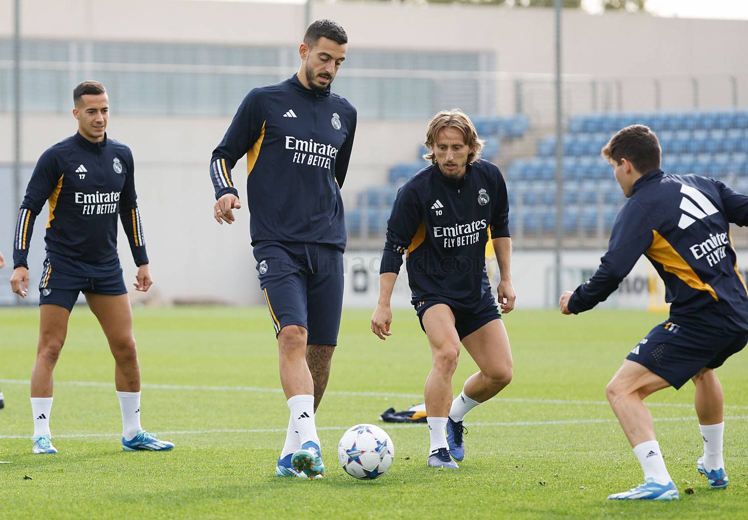 Команда начала подготовку к матчу Лиги Чемпионов