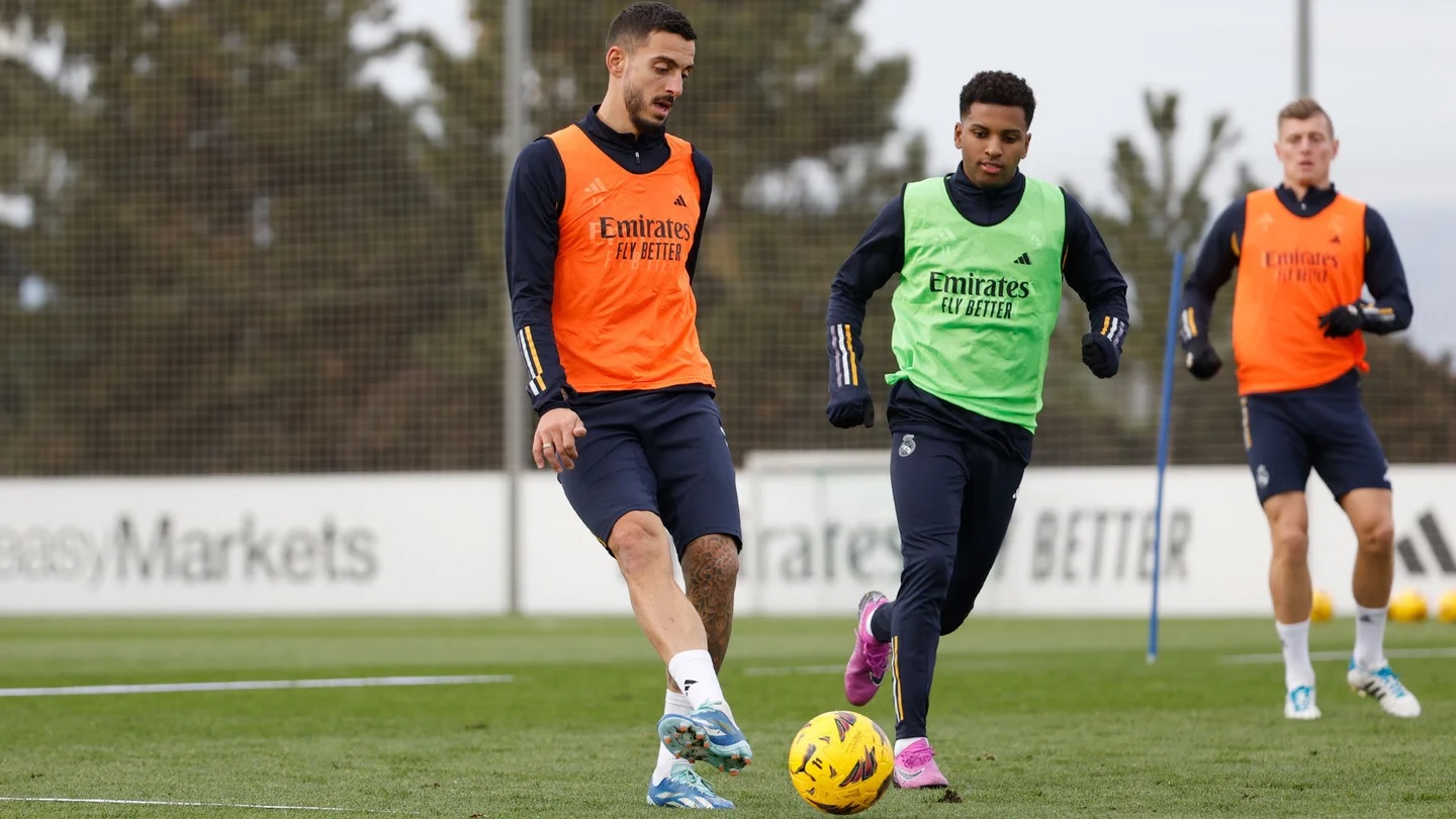 Команда вернулась к тренировкам