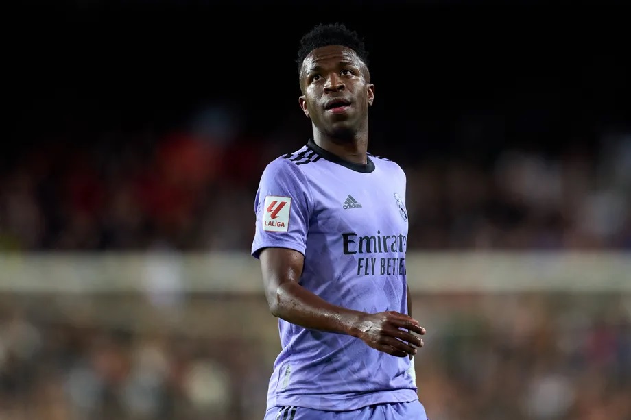 Ла Лига расследует предполагаемое расистское оскорбление Винисиуса на «Месталье»