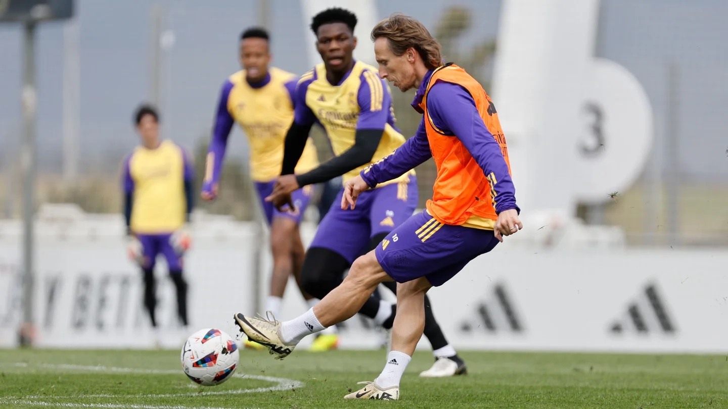 Камавинга, Беллингем и Вальверде провели занятие в тренажерном зале