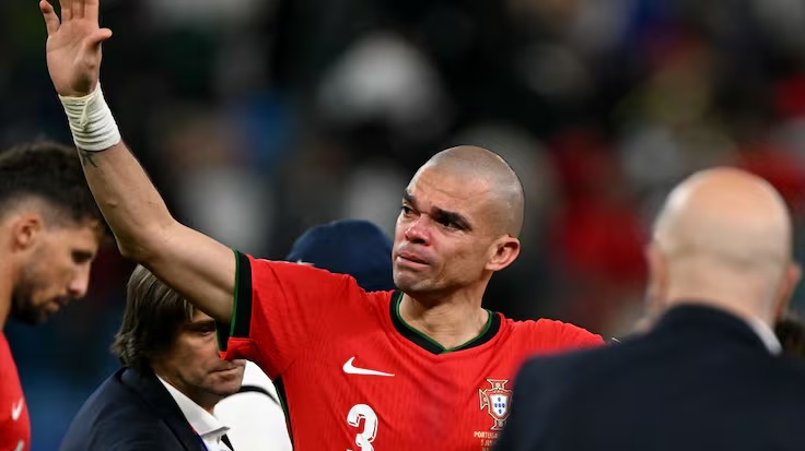 Пепе попрощался с футболом