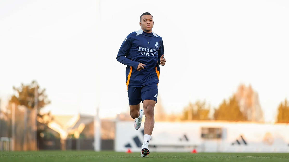 Команда вернулась к тренировкам