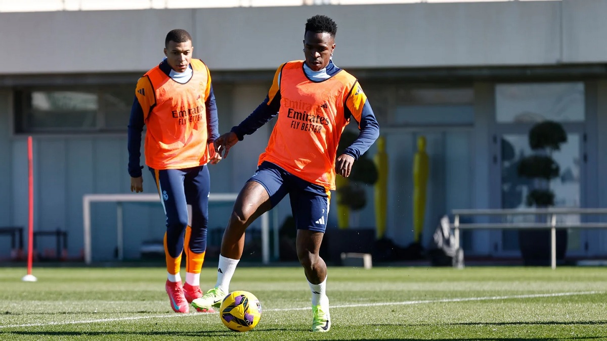 Лидеры Ла Лиги готовятся к мадридскому дерби