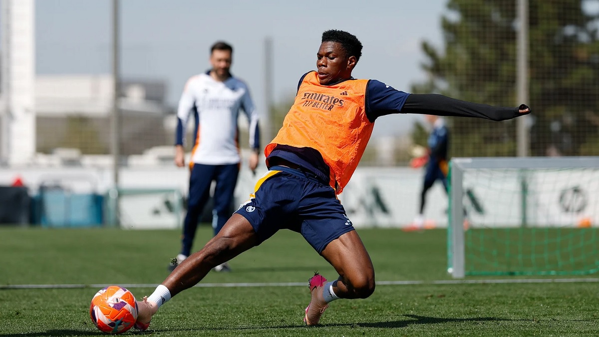 Команда начала подготовку к матчу с «Алавесом»