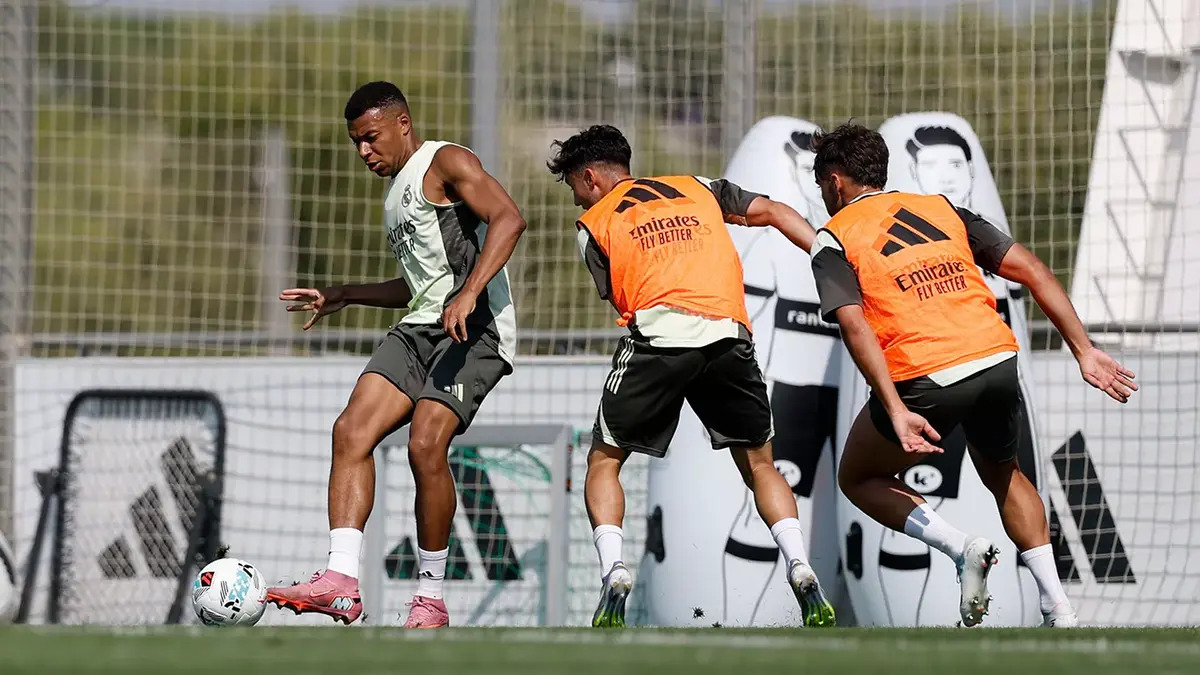 «Мадрид» продолжает подготовку к матчу с «Осасуной»