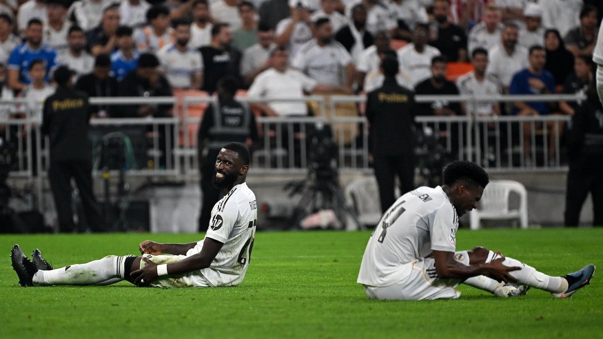 Нужно изобретать центрального защитника