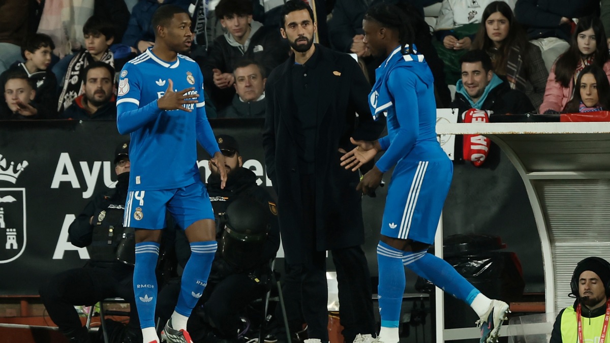 Эдуардо Камавинга: «После тренировки Арбелоа иногда приходит с подарками»