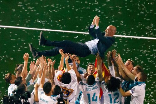 20182805-zidane-manteo-estadio