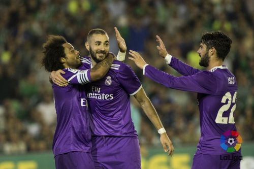 20170512-Cu1RUZZWEAAZ4_5