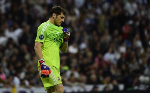 casillas-volvio-ser-centro-las-pitadas-del-santiago-bernabeu-1431203004782