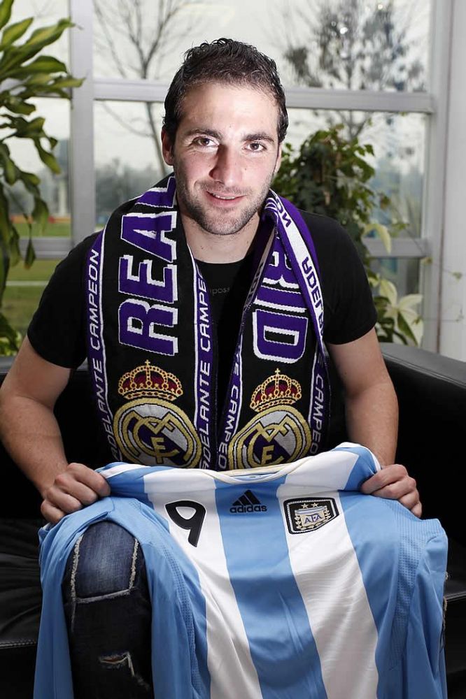 20120527-higuain