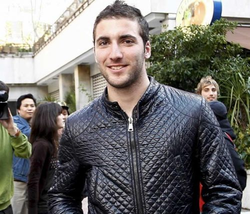 20120615-higuain