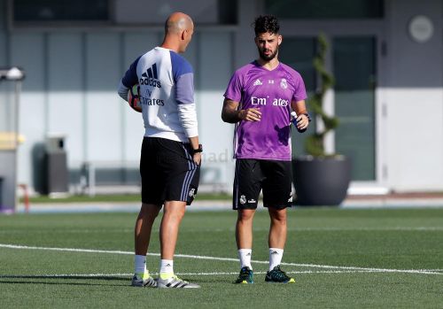 23GAL-ISCO-ZIDANE_5AM0251Thumb,0