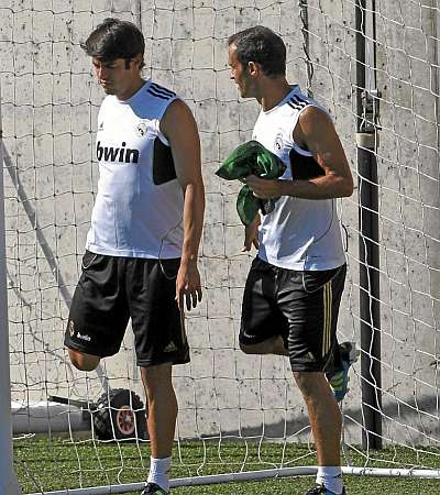 20120901-kaka-y-karvalho